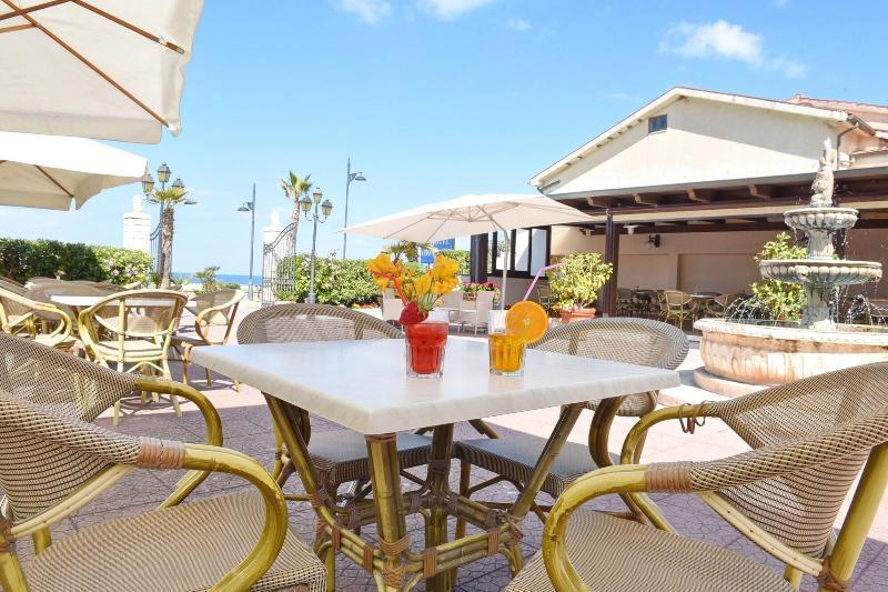 Hotel Costa D'Oro Santa Maria di Castellabate Bagian luar foto